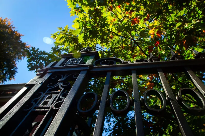 Image of Harvard Gate.