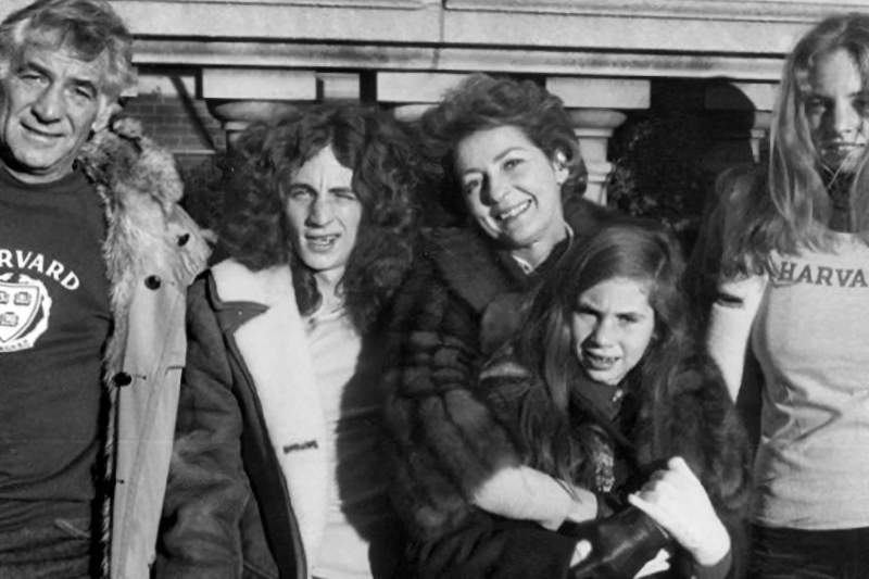 Leonard and Felicia Bernstein in the 1970s with their children (from left) Alexander, Nina, and Jamie.