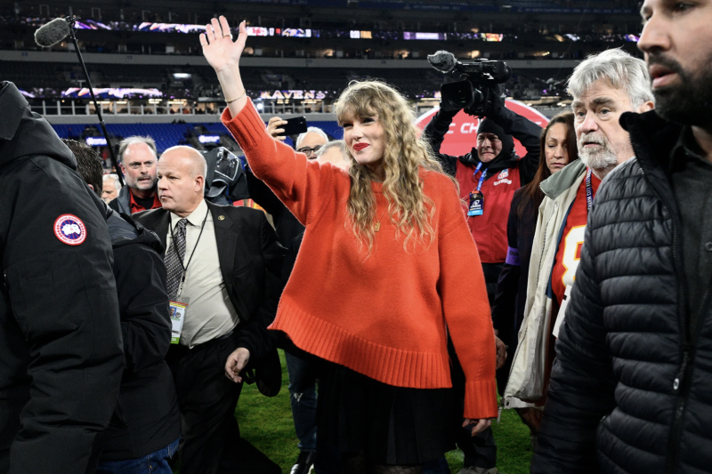 Rumors say pop superstar Taylor Swift will soon encourage her fans to vote for President Biden in the November election.
