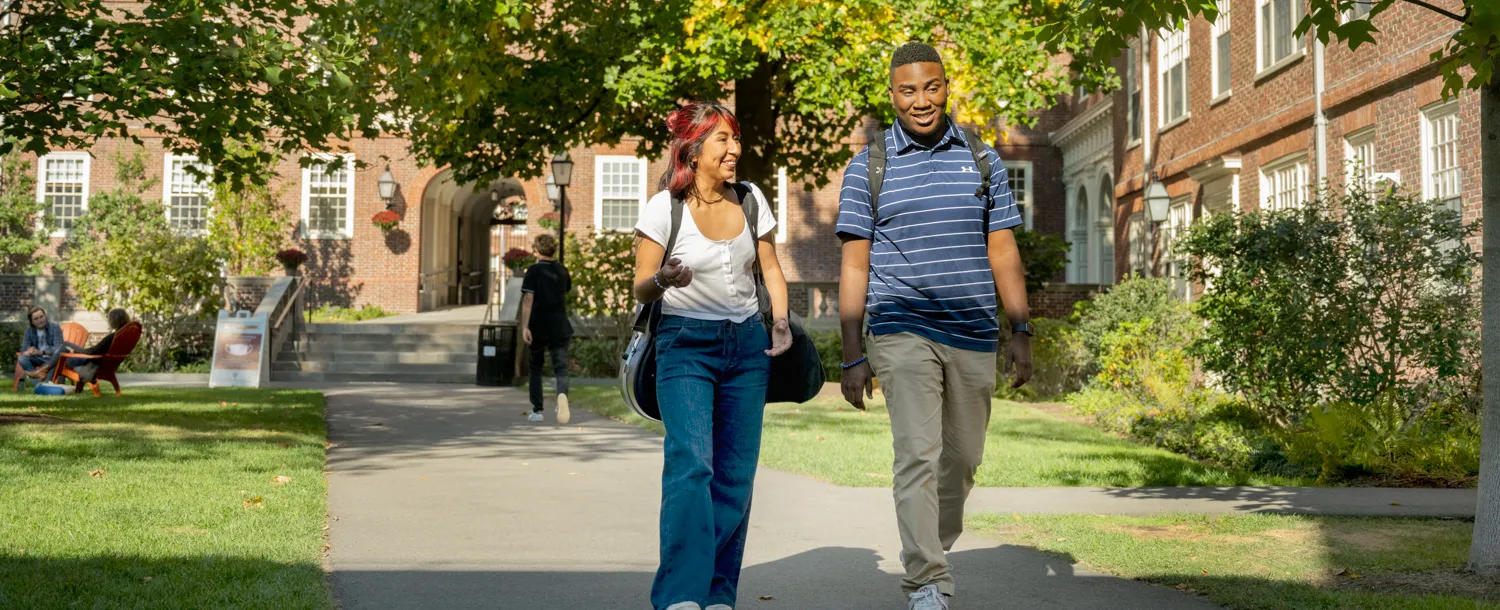 Students walking through Winthrop House Courtyard 