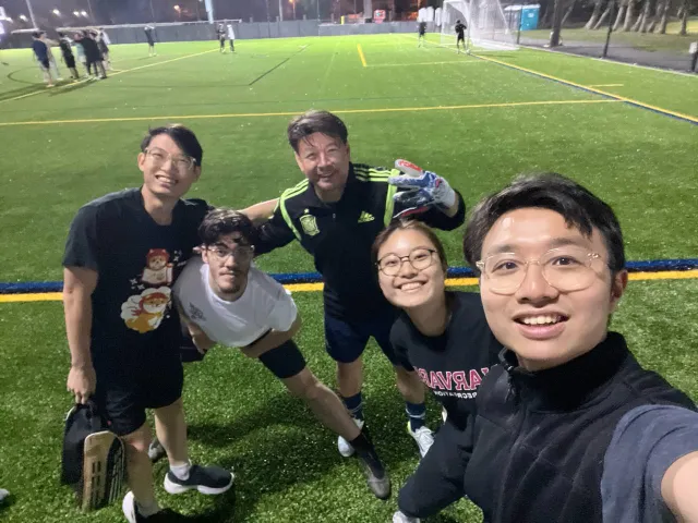 5 Pforzheimer House Residents Pose for a Fun Pre-Match Photo