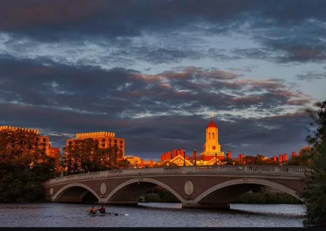 Picture of sunset in Charles River