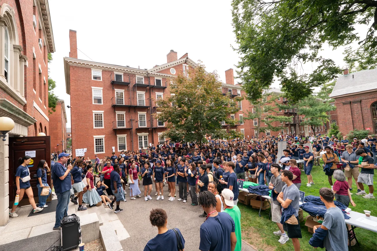 A wide shot of the group of volunteers as they kicked off the day of service.