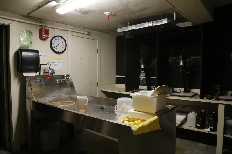 Dark room equipment