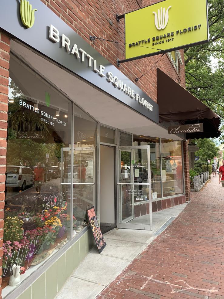 Picture of the entrance of Brattle Square Florist.