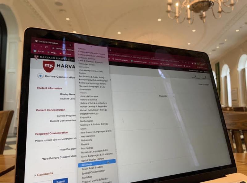 Picture of computer screen with my.harvard page and selection of possible concentrations to declare