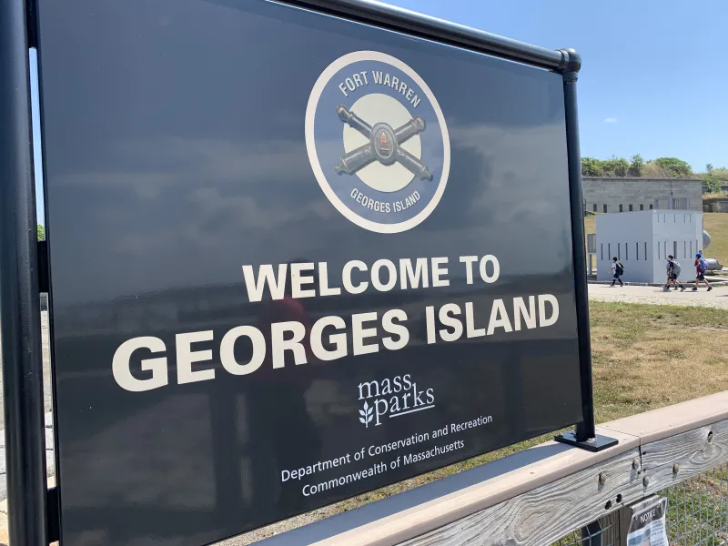Picture of a sign that reads "Welcome to Georges Island"