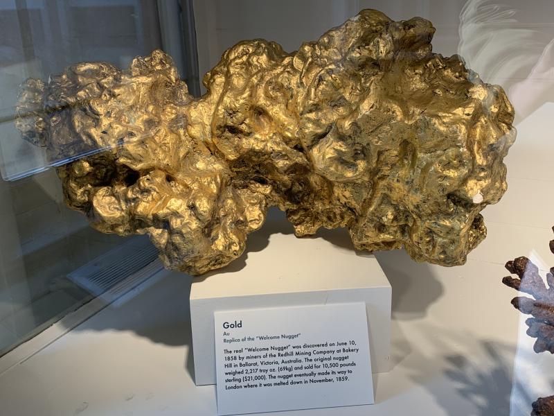 Picture of a model of a giant gold nugget