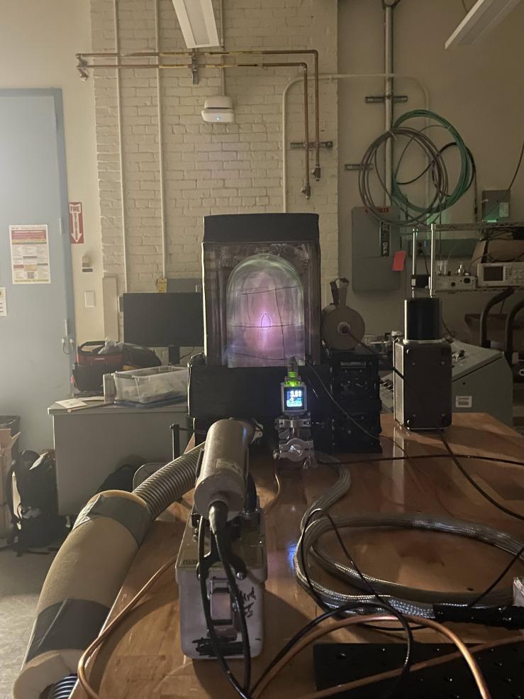 An image of my nuclear fusor chamber achieving deuterium-deuterium fusion.