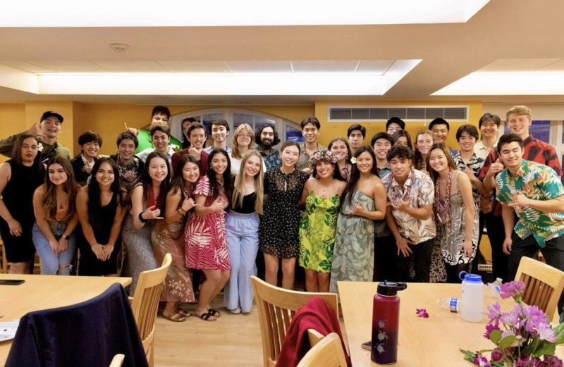 A large group of students from the Hawai&#039;i Club posing for a photograph