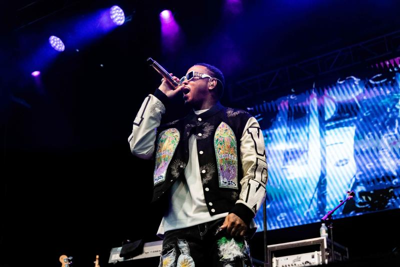 Jeremih performing at Yardfest