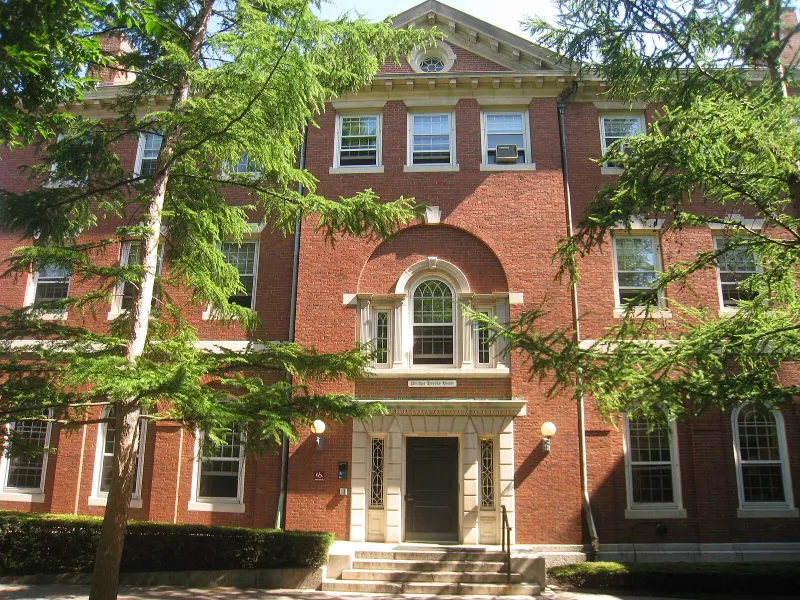 Image of the front entrance of Phillips Brooks House.