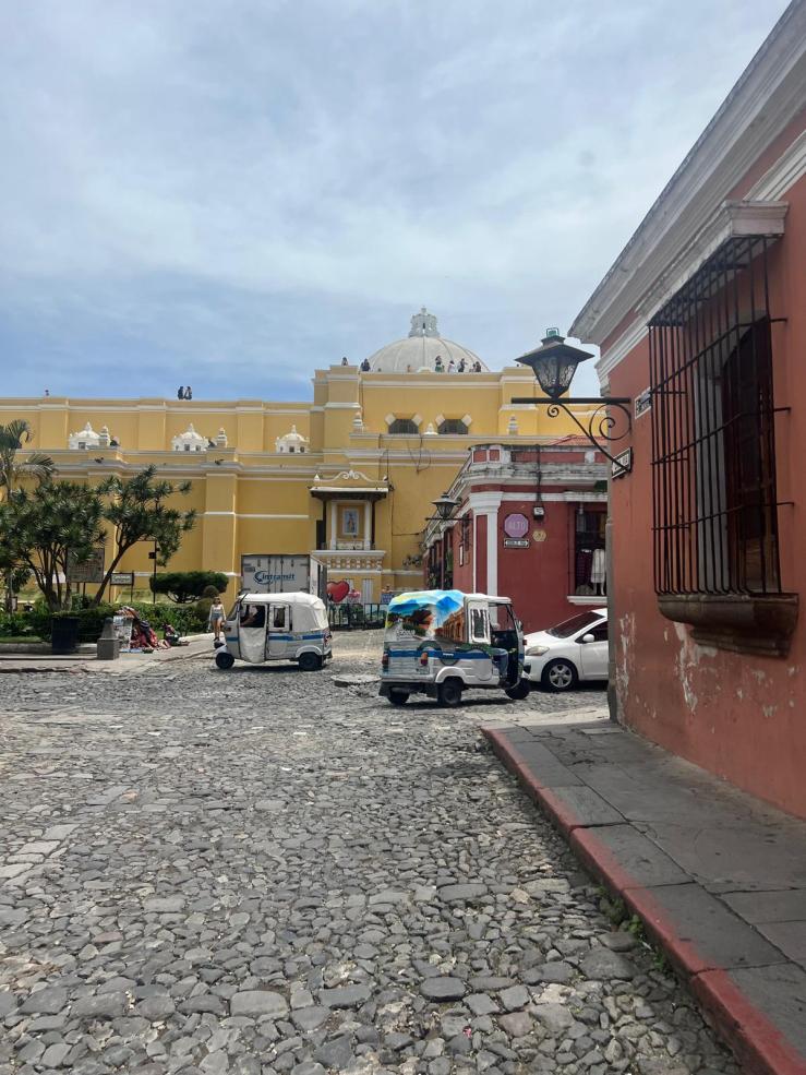 Picture of a road in Antigua, Guatemala