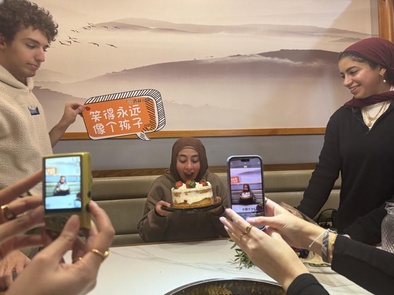 Celebrating a friend's birthday after eating hotpot