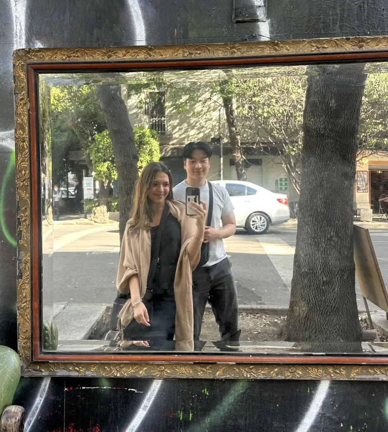 Ana and Cody posing for a mirror selfie on their trip to Mexico City.