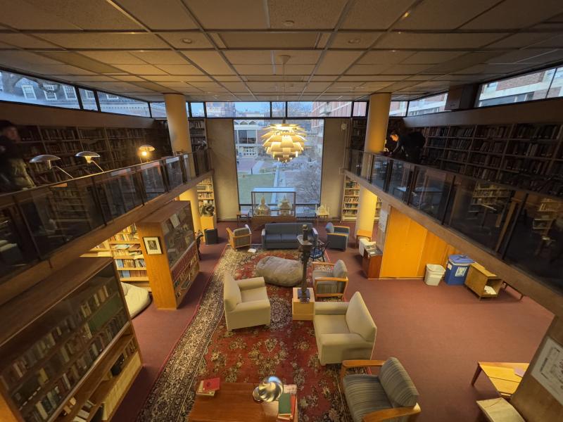 The Quincy House library