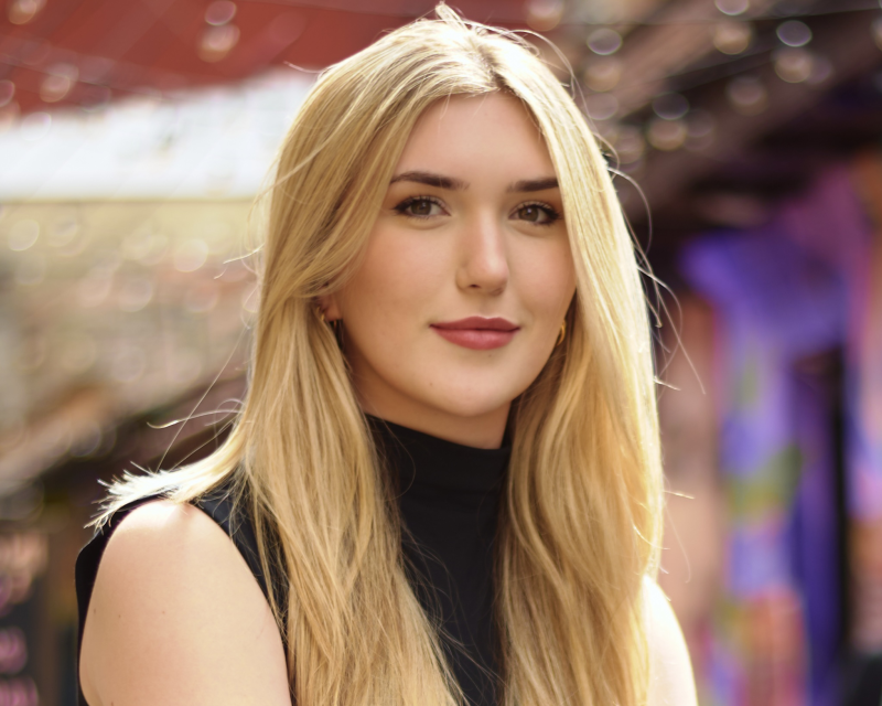 Headshot of Alyson