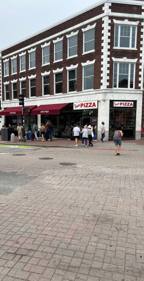 Facade of Joe's Pizza