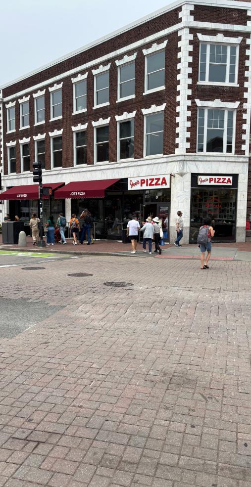 Facade of Joe's Pizza