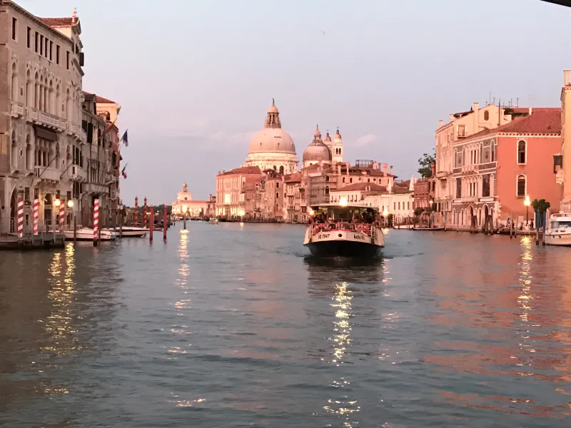 Photograph of Venice waterway 