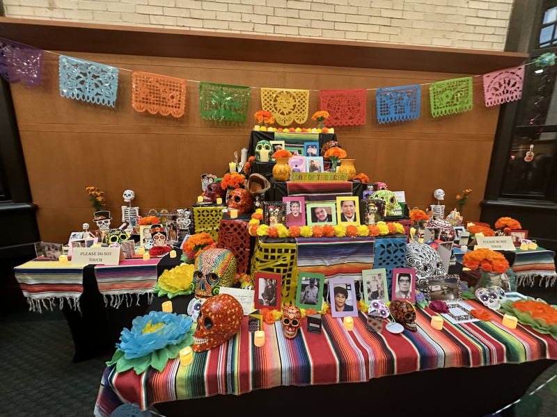 Image of an altar for Day of the Dead