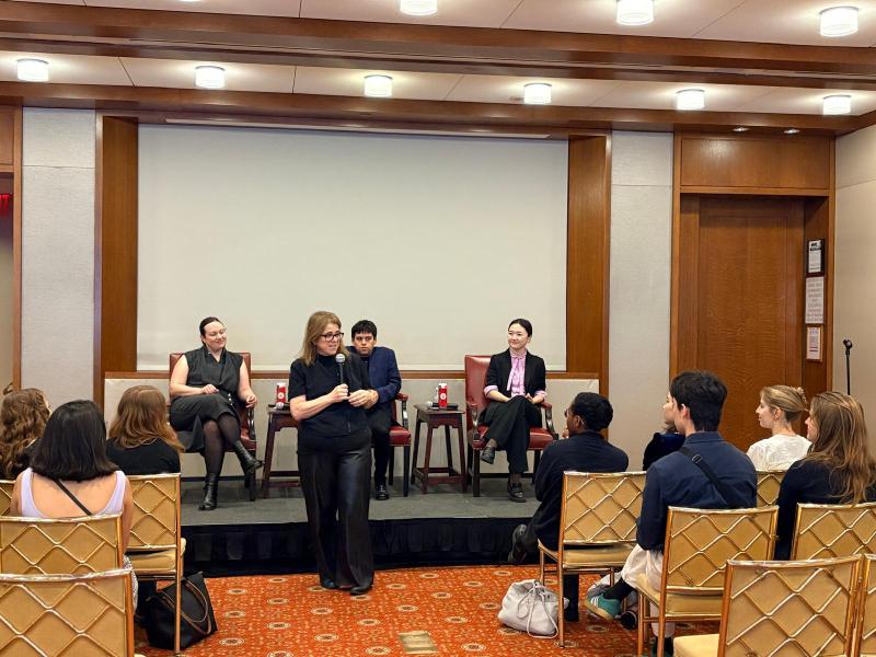 Allison Charney Epstein ’89 introducing other alumni speakers.