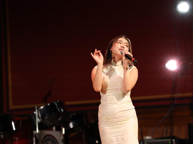Sharon Cheng ‘28 singing a traditional Chinese song at the 40th Annual Cultural Rhythms Showcase.