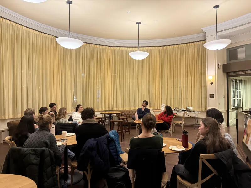 Students gathered in Annenberg Hall during a Berg Banter event.