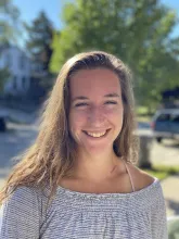 A portrait of Samantha Sarafin '21.