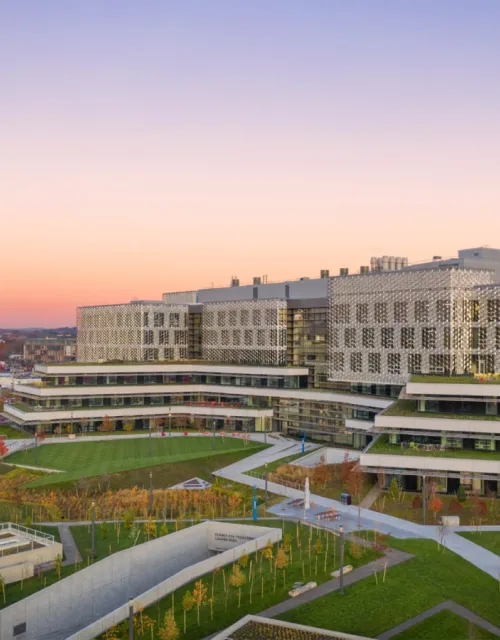 The SEC redefines sustainability at the intersection of climate and health. The adjacent Greenway offers a continuous park-like setting that joins neighborhoods, public parks and facilities, University spaces, and commercial development emphasizing civic engagement, urban recreation, and relaxation.