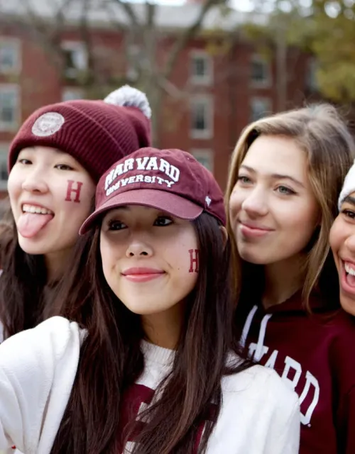 4 girls taking a selfie at Harvard Yale
