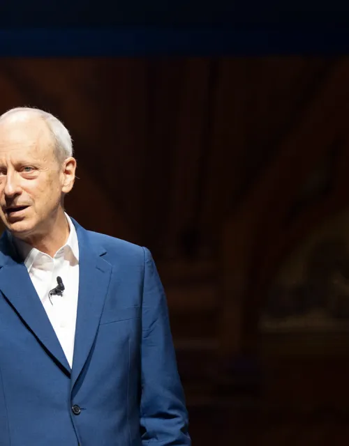 As part of the “Harvard Dialogues” series, Michael Sandel talks ethics and AI at Sanders Theatre.