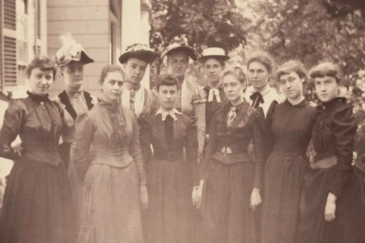 A small group of women created an organization known as the Harvard Annex. A photo from 1890 shows the Class of 1893.