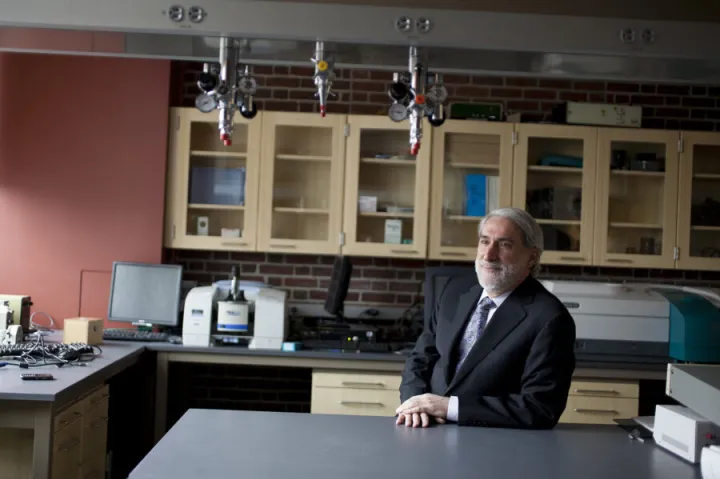 Patterson Rockwood Professor of Energy Daniel Nocera.