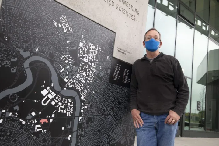 Professor Jim Waldo reviewed how well a pandemic-stressed internet handled the shift.