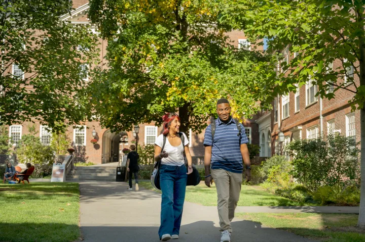 Students walking through Winthrop House Courtyard