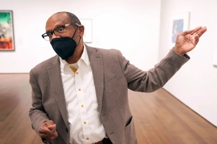 Allan Edmunds, founder of the Brandywine Workshop and Archives, recently visited the Harvard Art Museums to view the exhibition and meet with contributors who shared their personal responses to the prints on display.