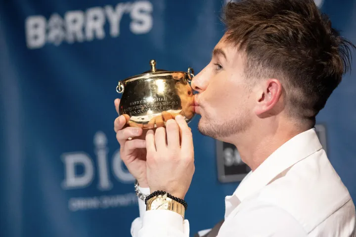 Barry Keoghan kisses his Pudding Pot at Friday’s roast.