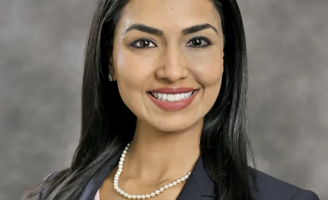 Headshot of Anisha '12