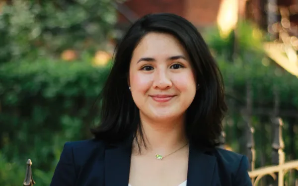 Headshot of Annie Dang '16