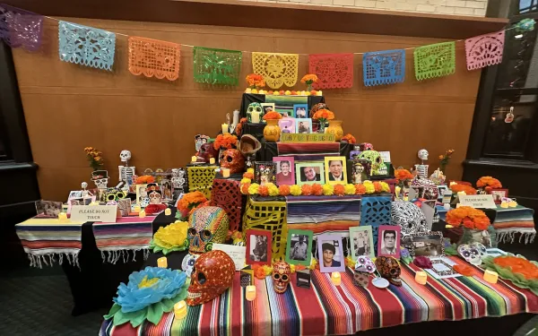 Image of an altar for Day of the Dead