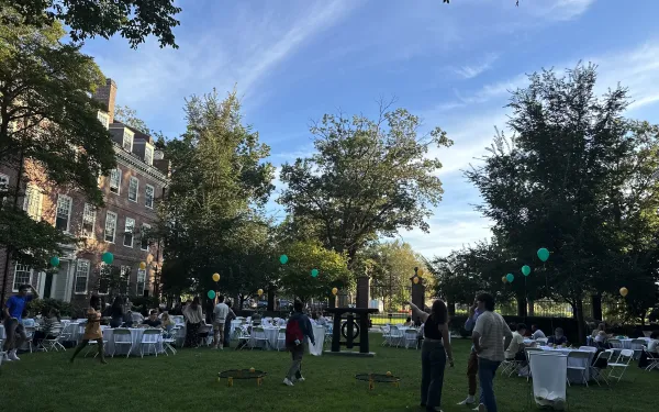This is a picture of the McKinlock courtyard in Leverett House at the beginning of the 2023 fall. 
